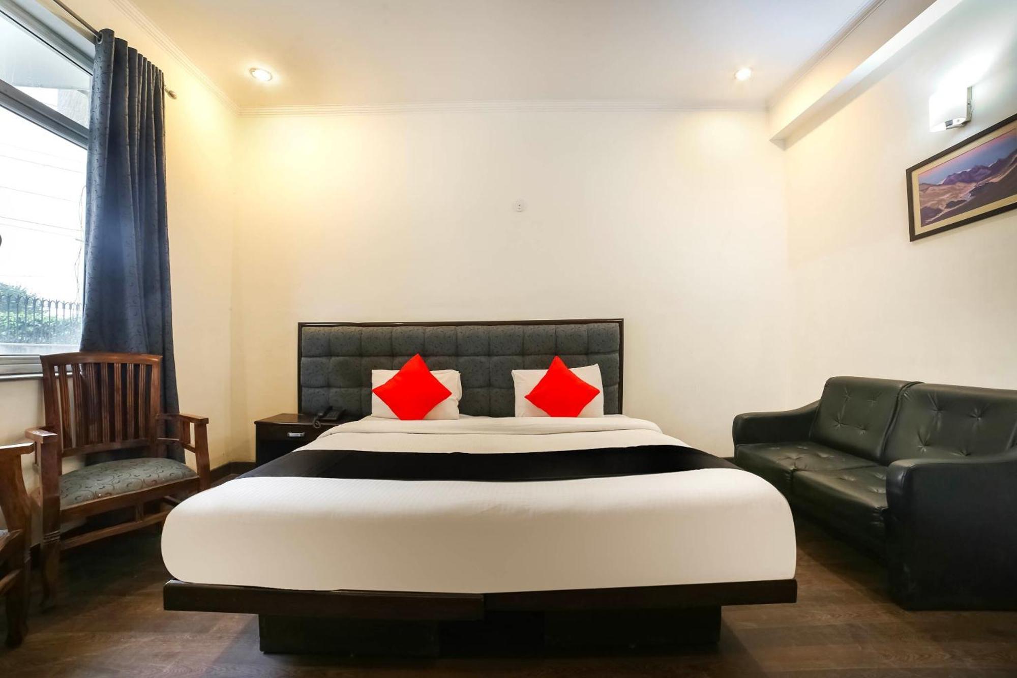 מלון גורגאון Collection O Satguru House מראה חיצוני תמונה